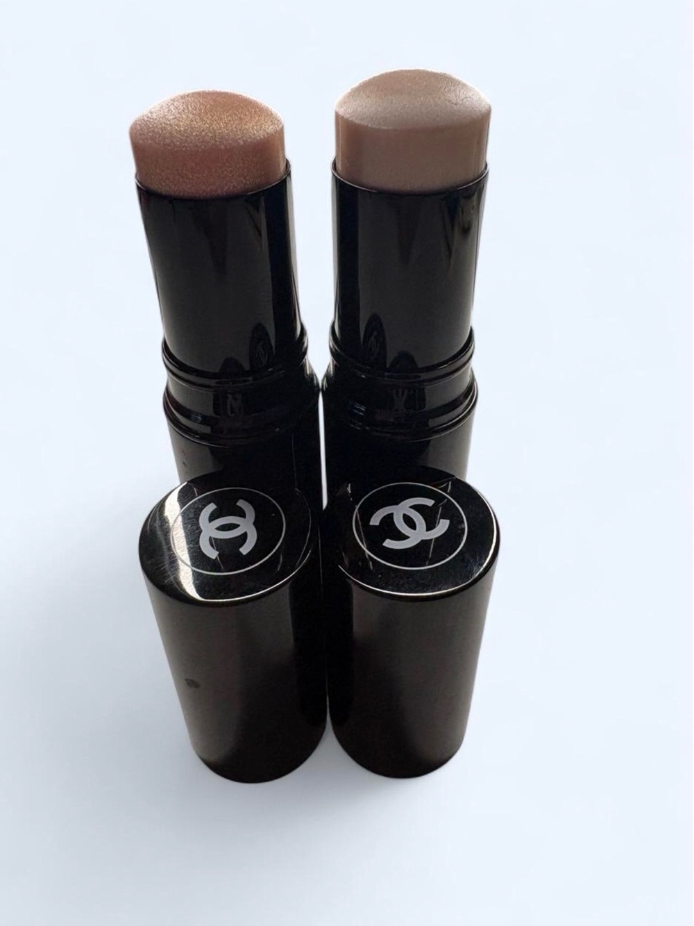 CHANEL Highlighting Stick Duo — Champagne & Soft Nude